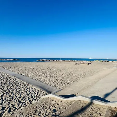 Le Temple Du Soleil, Et * La Grande Motte